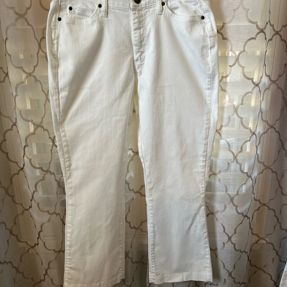 Lee Platinum Label Women's White Bootleg Denim Jeans Comfort Waistband Size 12S - Picture 1 of 9